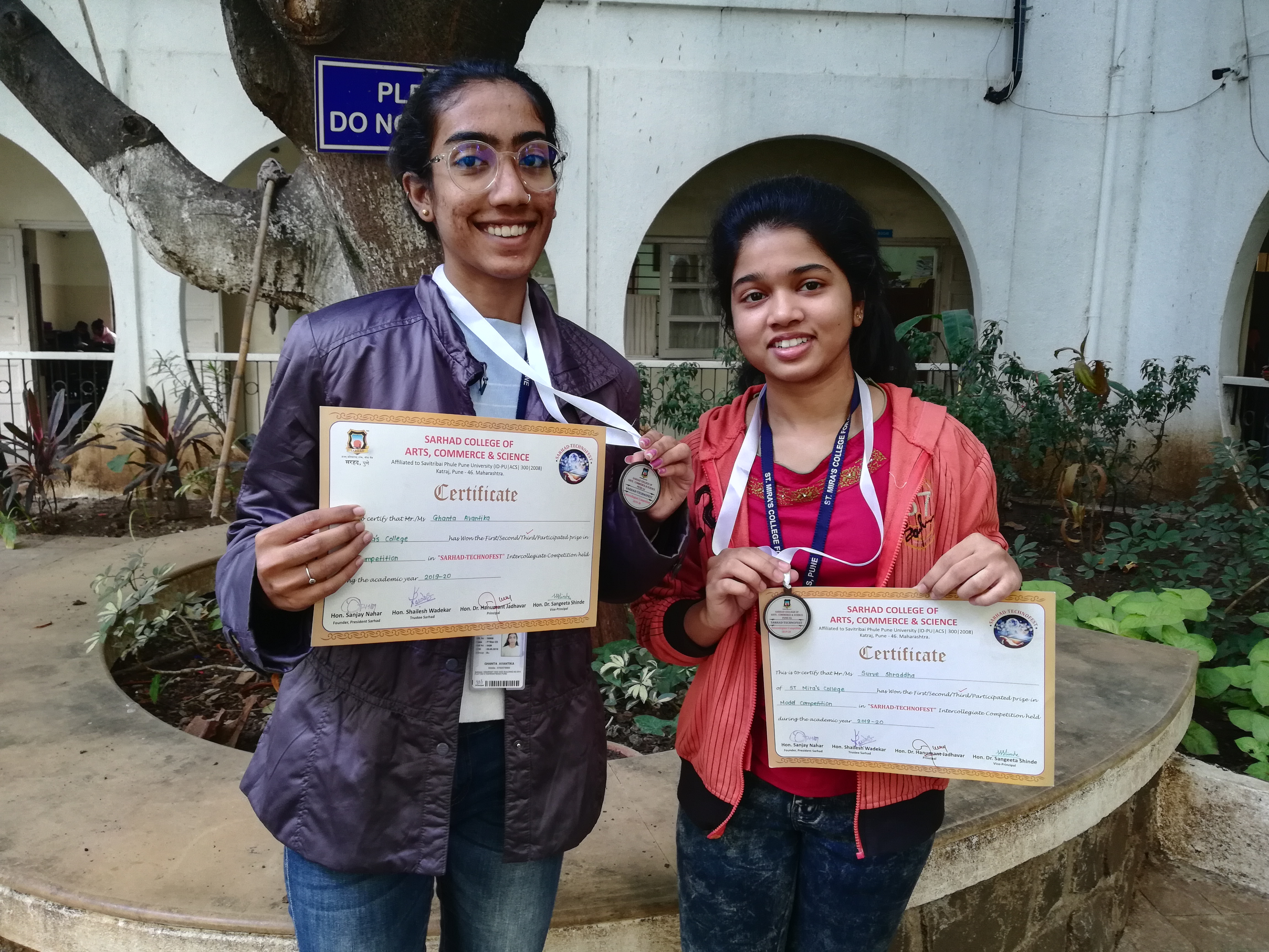 Sarhad college winner - Shraddha Surve and Avantika Ghanta